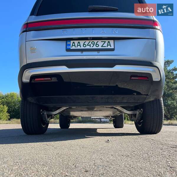 Позашляховик / Кросовер Rivian R1S 2023 в Києві фото 16 Позашляховик / Кросовер Rivian R1S 2023 в Києві