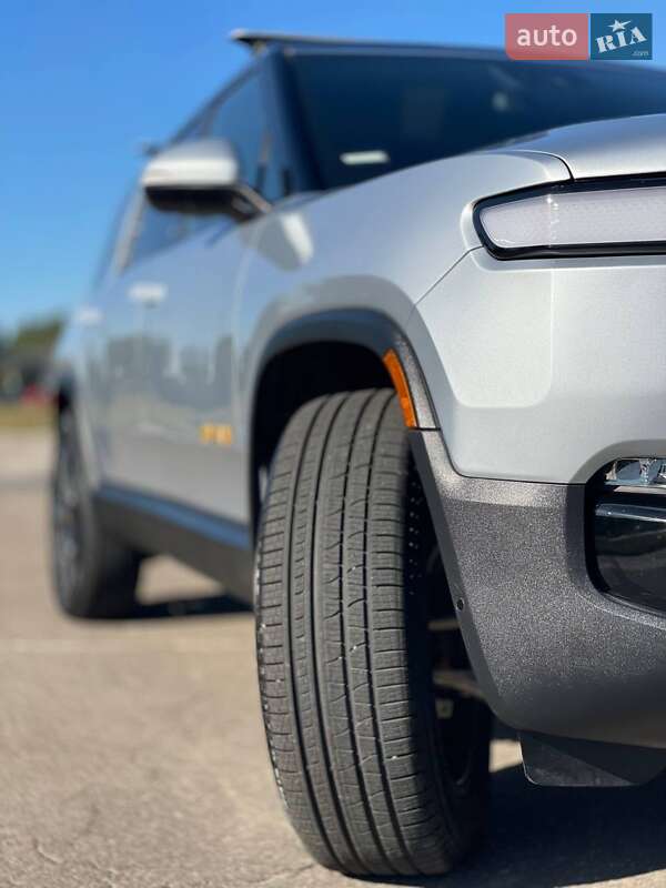 Позашляховик / Кросовер Rivian R1S 2023 в Києві фото 21 Позашляховик / Кросовер Rivian R1S 2023 в Києві