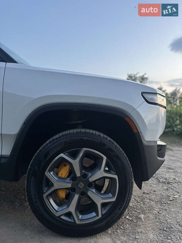 Позашляховик / Кросовер Rivian R1S 2024 в Києві