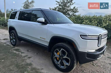 Позашляховик / Кросовер Rivian R1S 2024 в 