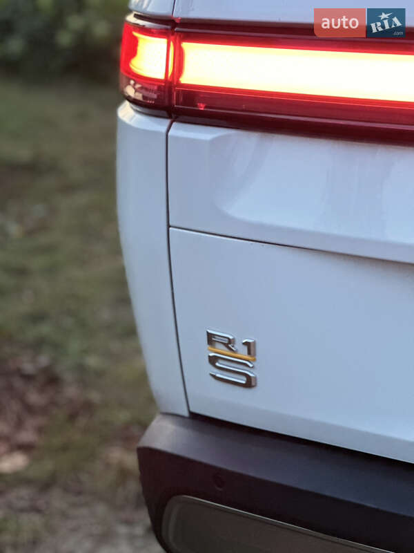 Позашляховик / Кросовер Rivian R1S 2024 в Києві