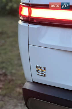 Позашляховик / Кросовер Rivian R1S 2024 в 