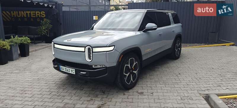 Позашляховик / Кросовер Rivian R1S 2023 в 