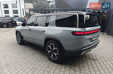 Позашляховик / Кросовер Rivian R1S 2023 в 