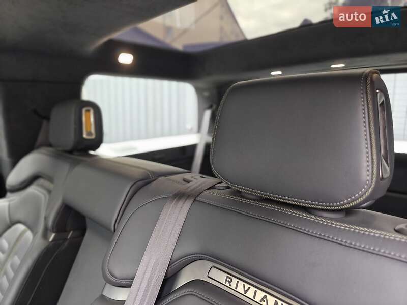 Внедорожник / Кроссовер Rivian R1S 2023 в Киеве