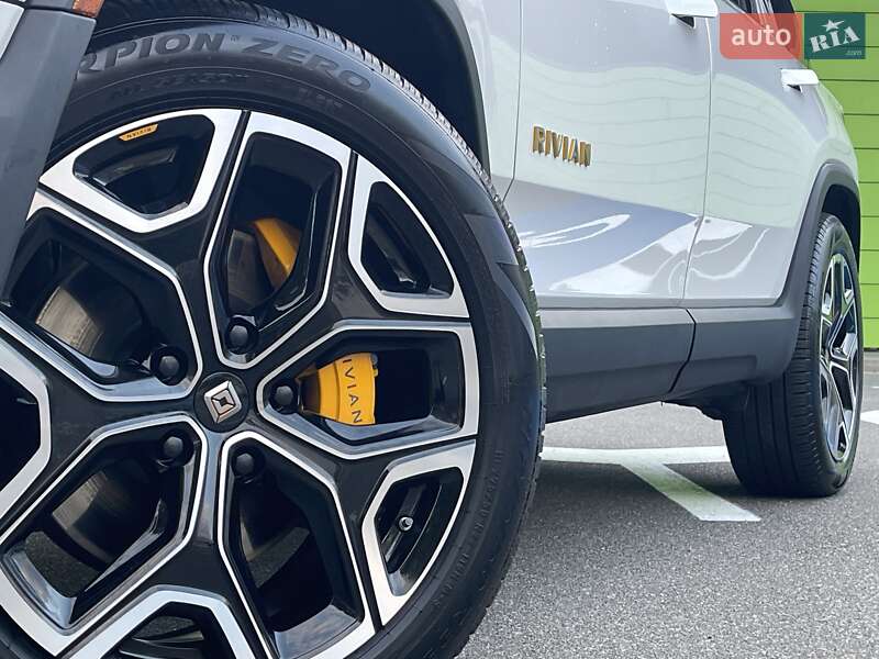Позашляховик / Кросовер Rivian R1S 2022 в Києві