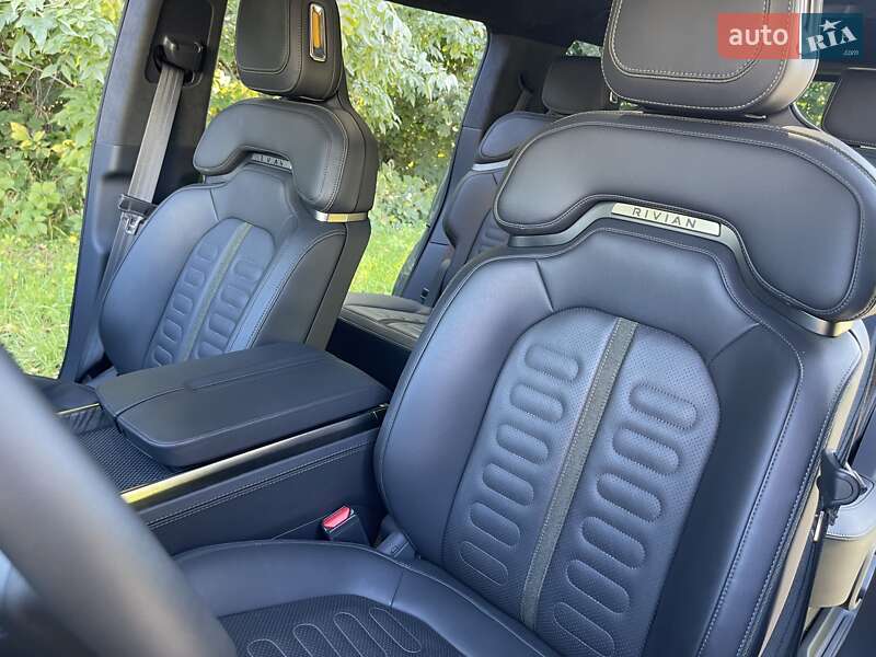 Позашляховик / Кросовер Rivian R1S 2022 в Рівному