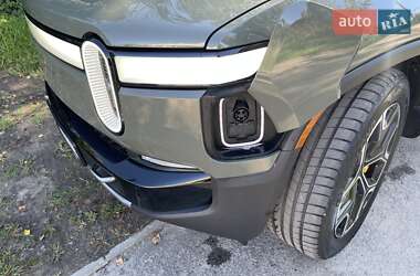 Внедорожник / Кроссовер Rivian R1S 2022 в 