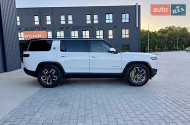 Внедорожник / Кроссовер Rivian R1S 2023 в 