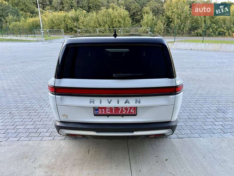 Позашляховик / Кросовер Rivian R1S 2023 в Дубні