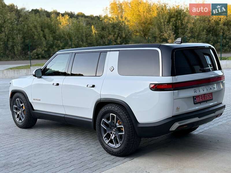Позашляховик / Кросовер Rivian R1S 2023 в Дубні