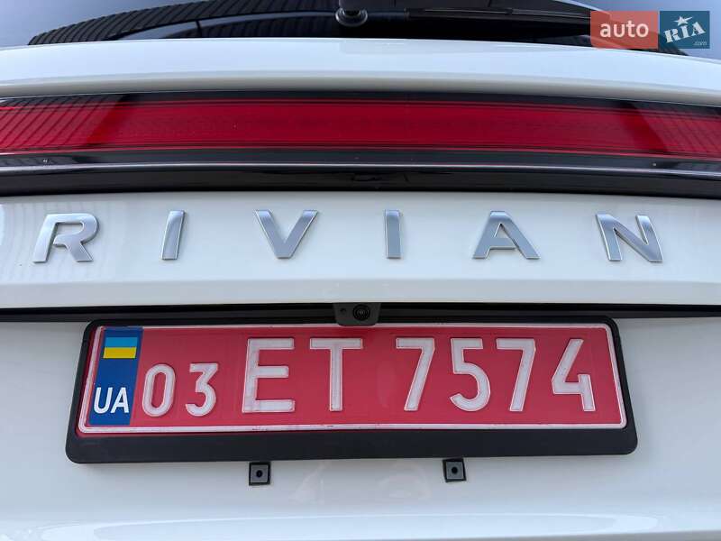 Позашляховик / Кросовер Rivian R1S 2023 в Дубні