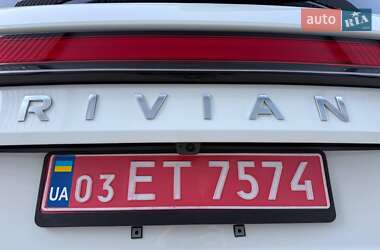 Внедорожник / Кроссовер Rivian R1S 2023 в 