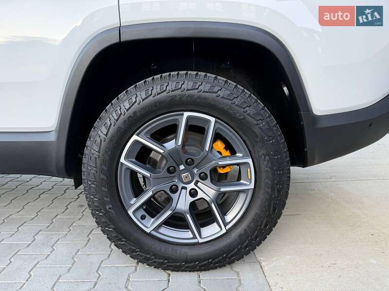 Позашляховик / Кросовер Rivian R1S 2023 в Дубні