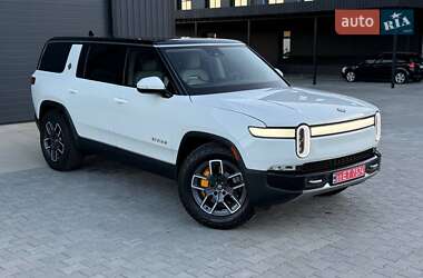 Внедорожник / Кроссовер Rivian R1S 2023 в 