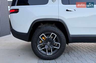 Внедорожник / Кроссовер Rivian R1S 2023 в 