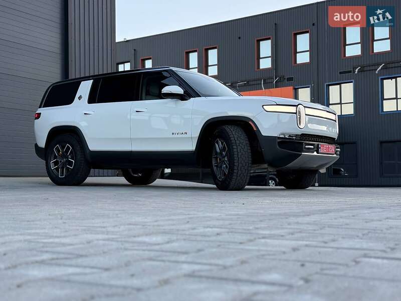 Позашляховик / Кросовер Rivian R1S 2023 в Дубні