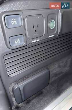 Внедорожник / Кроссовер Rivian R1S 2023 в 