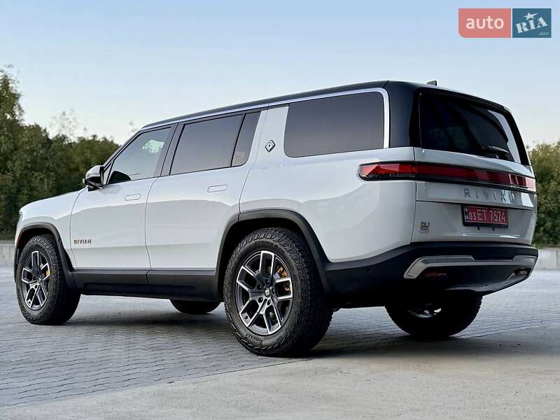 Позашляховик / Кросовер Rivian R1S 2023 в Дубні