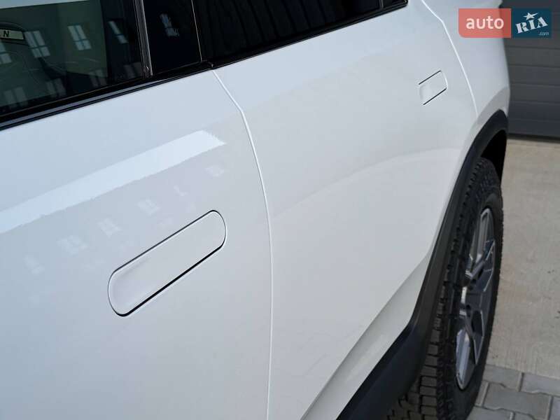 Позашляховик / Кросовер Rivian R1S 2023 в Дубні