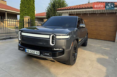 Позашляховик / Кросовер Rivian R1S 2023 в 