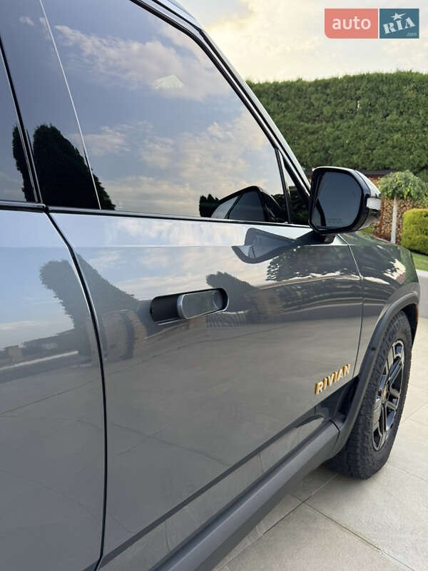 Внедорожник / Кроссовер Rivian R1S 2023 в Киеве