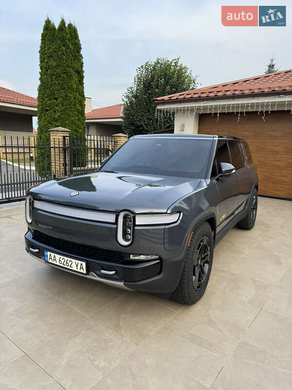 Внедорожник / Кроссовер Rivian R1S 2023 в Киеве