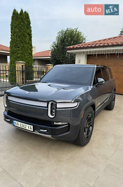 Позашляховик / Кросовер Rivian R1S 2023 в 