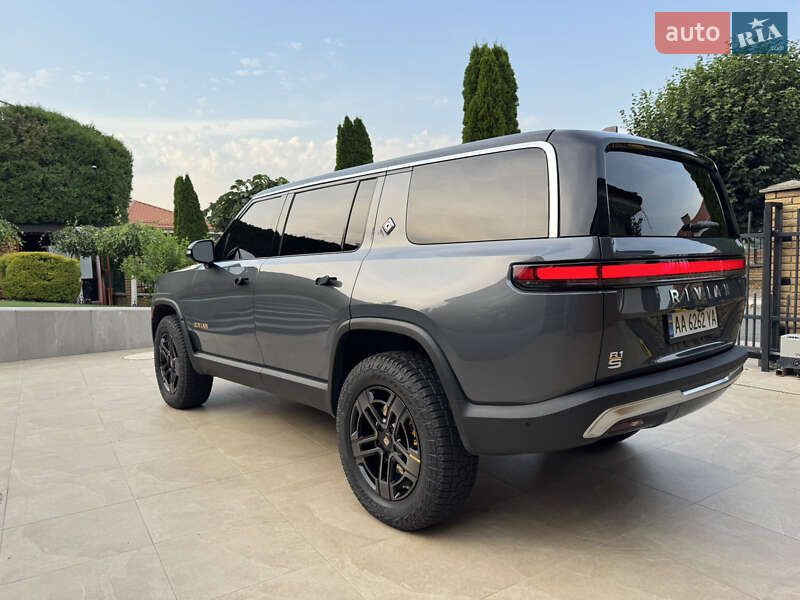 Внедорожник / Кроссовер Rivian R1S 2023 в Киеве