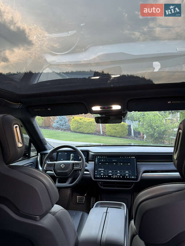 Внедорожник / Кроссовер Rivian R1S 2023 в Киеве