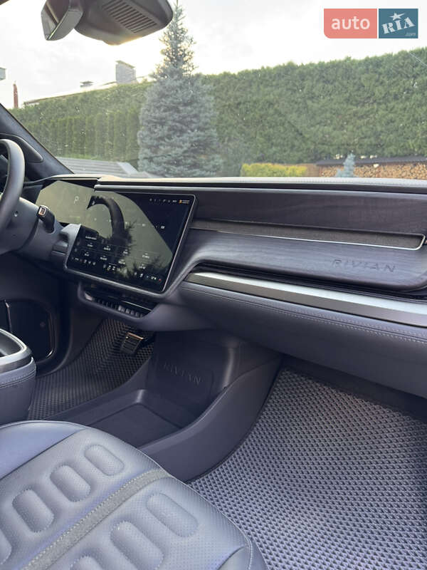 Внедорожник / Кроссовер Rivian R1S 2023 в Киеве