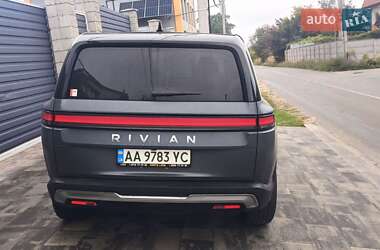 Внедорожник / Кроссовер Rivian R1S 2023 в 