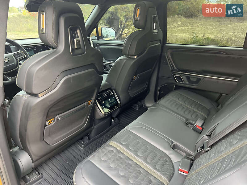 Внедорожник / Кроссовер Rivian R1S 2023 в Киеве