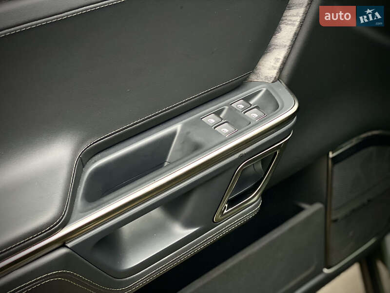 Позашляховик / Кросовер Rivian R1S 2022 в Києві фото 15 Позашляховик / Кросовер Rivian R1S 2022 в Києві