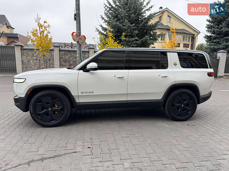 Внедорожник / Кроссовер Rivian R1S 2023 в Белой Церкви