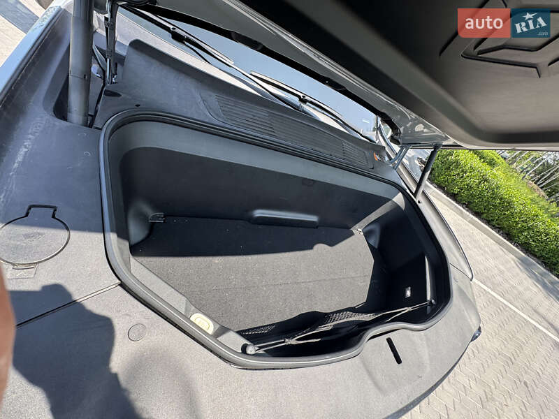 Позашляховик / Кросовер Rivian R1S 2023 в Бучі