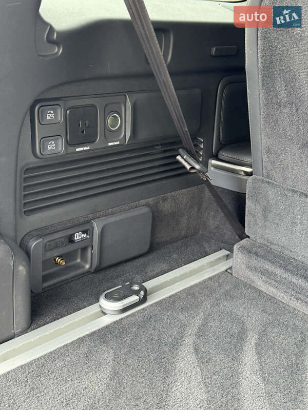 Позашляховик / Кросовер Rivian R1S 2023 в Луцьку