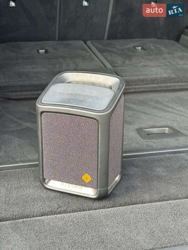 Позашляховик / Кросовер Rivian R1S 2023 в Луцьку