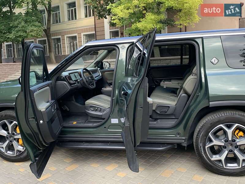 Внедорожник / Кроссовер Rivian R1S 2023 в Одессе фото 13 Внедорожник / Кроссовер Rivian R1S 2023 в Одессе