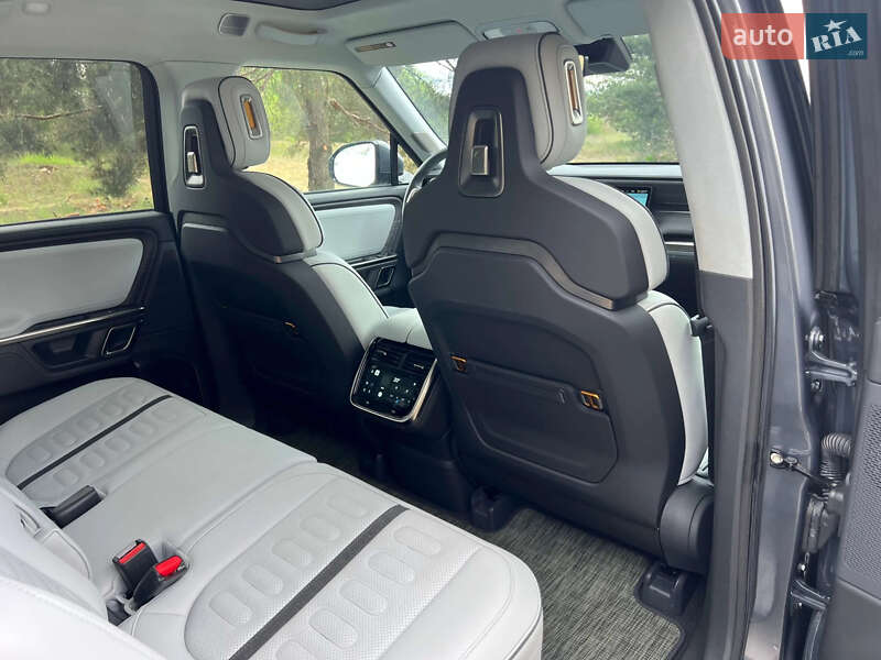 Позашляховик / Кросовер Rivian R1S 2023 в Києві фото 10 Позашляховик / Кросовер Rivian R1S 2023 в Києві