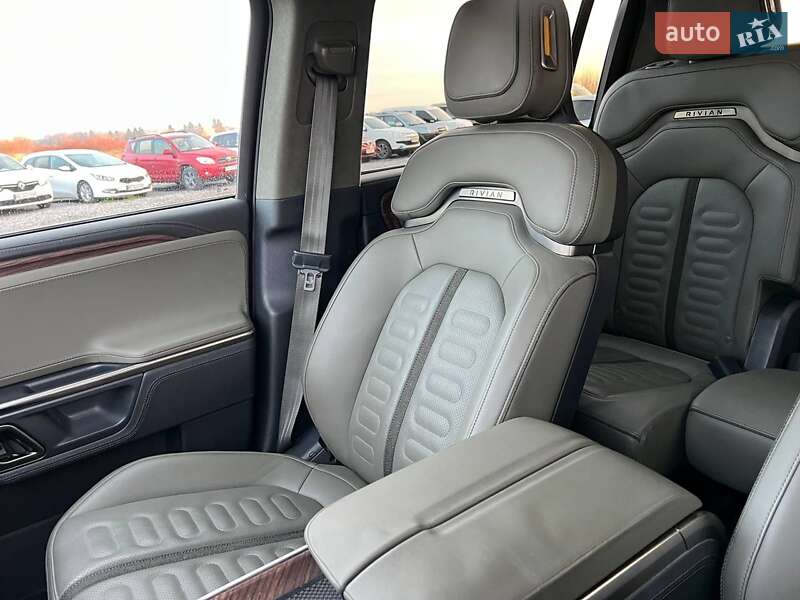 Позашляховик / Кросовер Rivian R1S 2023 в Львові