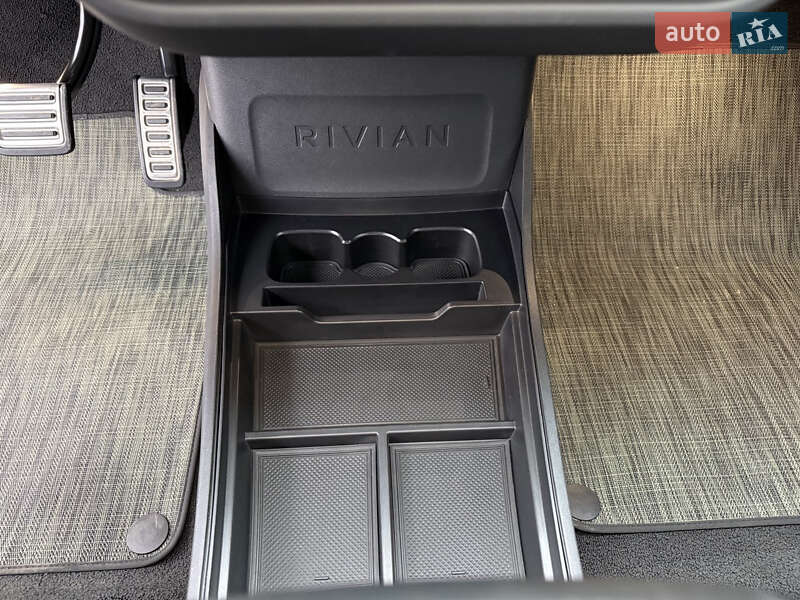 Внедорожник / Кроссовер Rivian R1S 2023 в Хмельницком