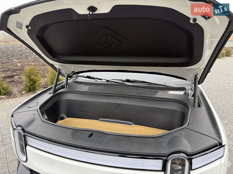 Внедорожник / Кроссовер Rivian R1S 2023 в Хмельницком