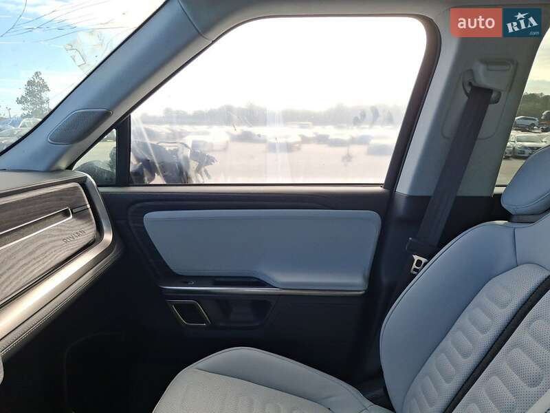 Внедорожник / Кроссовер Rivian R1S 2023 в Киеве фото 17 Внедорожник / Кроссовер Rivian R1S 2023 в Киеве