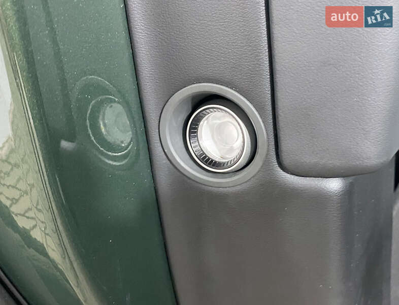 Внедорожник / Кроссовер Rivian R1S 2023 в Львове фото 35 Внедорожник / Кроссовер Rivian R1S 2023 в Львове