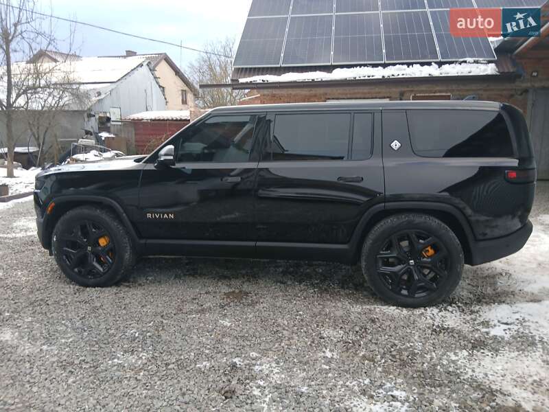 Внедорожник / Кроссовер Rivian R1S 2023 в Городке фото 8 Внедорожник / Кроссовер Rivian R1S 2023 в Городке