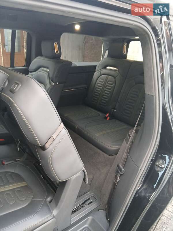 Внедорожник / Кроссовер Rivian R1S 2023 в Городке фото 15 Внедорожник / Кроссовер Rivian R1S 2023 в Городке