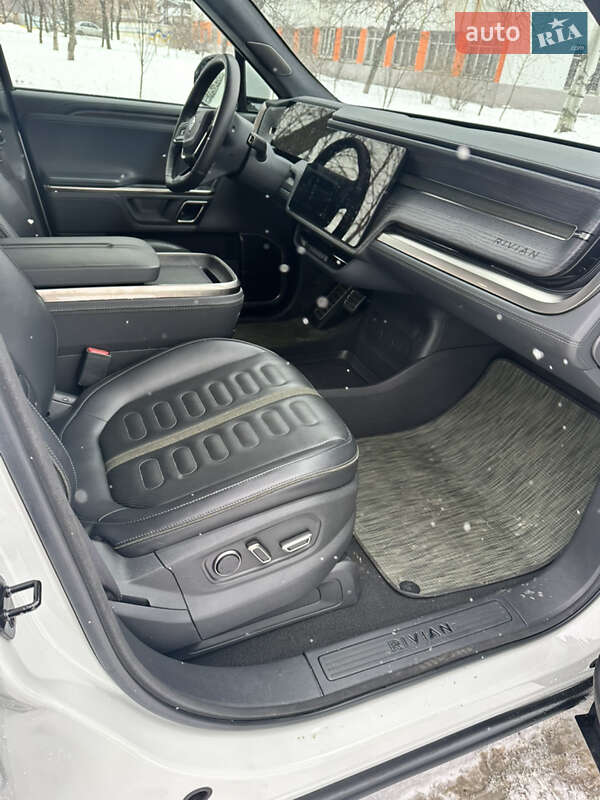 Внедорожник / Кроссовер Rivian R1S 2024 в Днепре