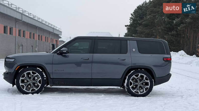 Внедорожник / Кроссовер Rivian R1S 2024 в Костополе