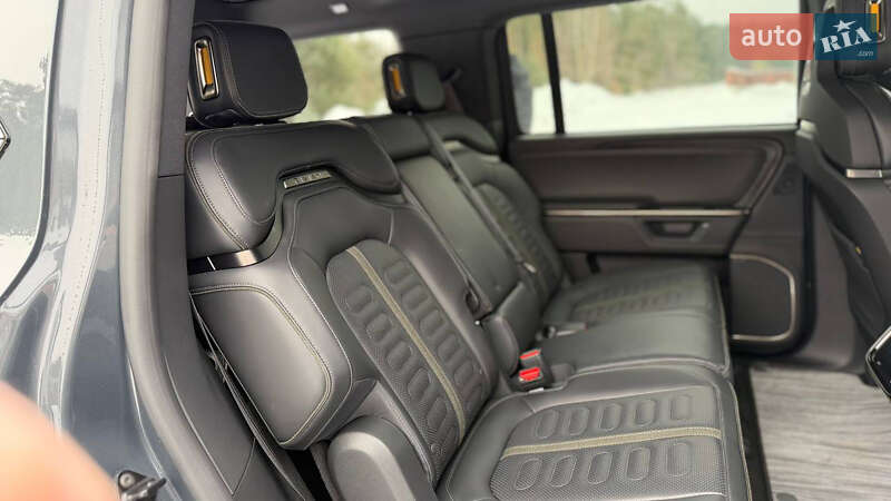 Внедорожник / Кроссовер Rivian R1S 2024 в Костополе